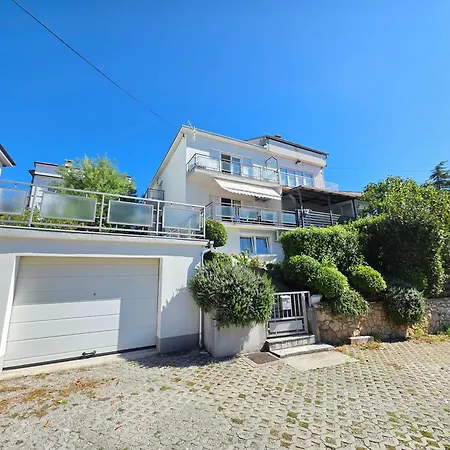 Appartement Zita With Terrace