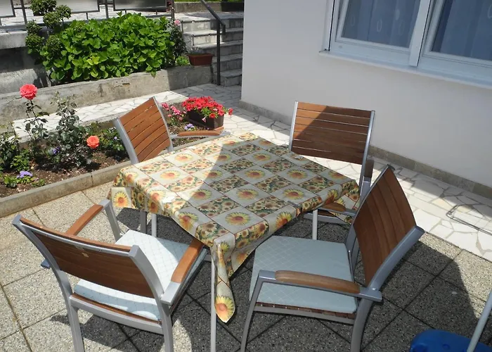 Apartment Zita With Terrace Crikvenica